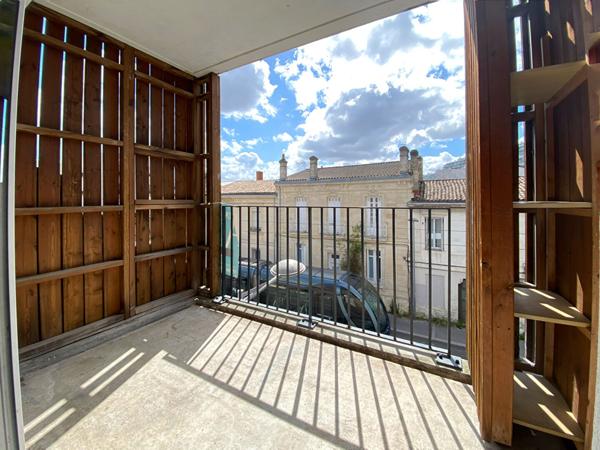 Bordeaux Chartrons T3 60 m2 avec loggia et place de parking