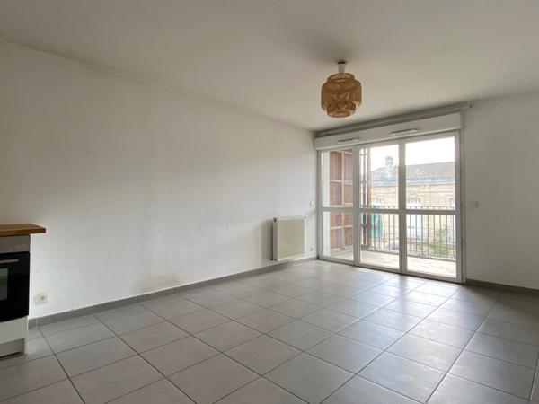 Bordeaux Chartrons T3 60 m2 avec loggia et place de parking