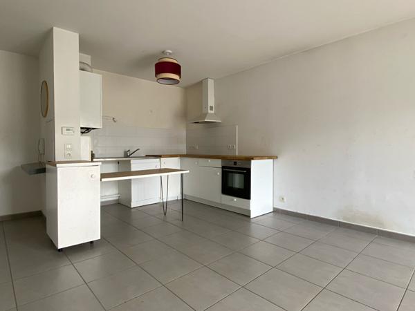 Bordeaux Chartrons T3 60 m2 avec loggia et place de parking