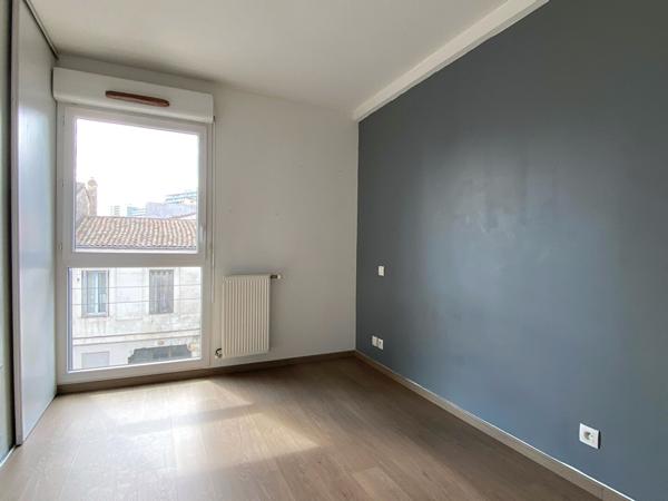 Bordeaux Chartrons T3 60 m2 avec loggia et place de parking