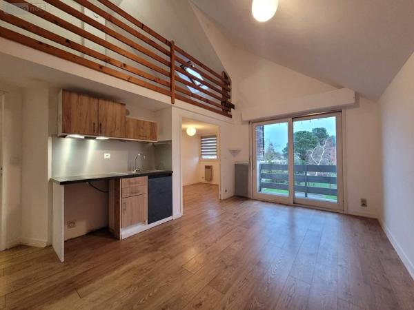 Appartement à vendre à Rennes en Ille-et-Vilaine (35000), ref : 019/5491 JLLA   
RENNES-LORIENT/ST BRIEUC