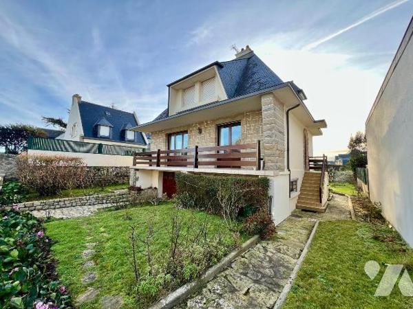 Maison / Rothéneuf / plage du Val : Charmante maison à vendre en exclusivité, située à quelques...