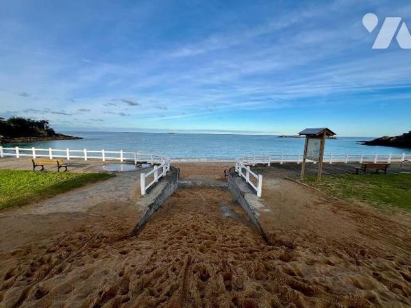 Maison / Rothéneuf / plage du Val : Charmante maison à vendre en exclusivité, située à quelques...