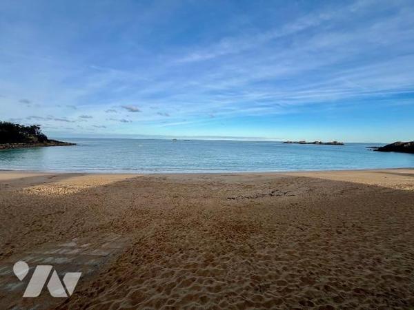 Maison / Rothéneuf / plage du Val : Charmante maison à vendre en exclusivité, située à quelques...
