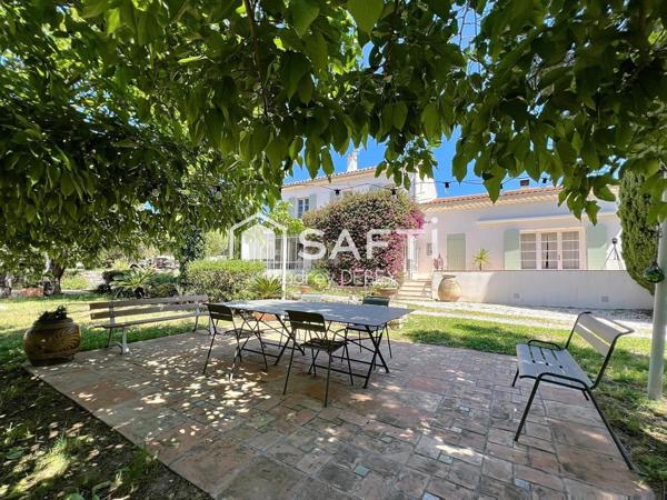 ÉLÉGANCE ET ESPACE À SANARY-SUR-MER : L’INVESTISSEMENT PATRIMONIAL EXCLUSIF PAR EXCELLENCE À 950 M DU PORT