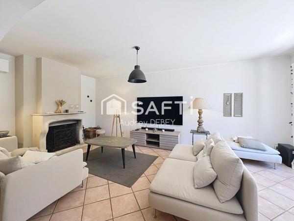 ÉLÉGANCE ET ESPACE À SANARY-SUR-MER : L’INVESTISSEMENT PATRIMONIAL EXCLUSIF PAR EXCELLENCE À 950 M DU PORT