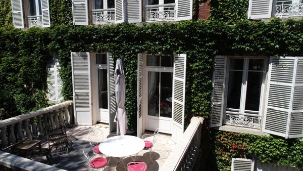 CHATEAU THIERRY  à vendre belle maison bourgeoise de 254 m2 dans un parc clos de 1372 m2