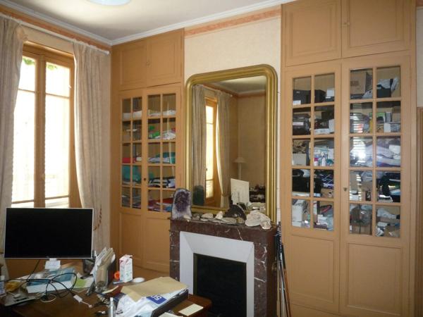 CHATEAU THIERRY  à vendre belle maison bourgeoise de 254 m2 dans un parc clos de 1372 m2