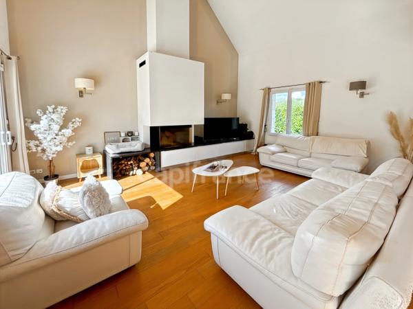 Maison à vendre longère rénovée 3 chambres LE LUDE