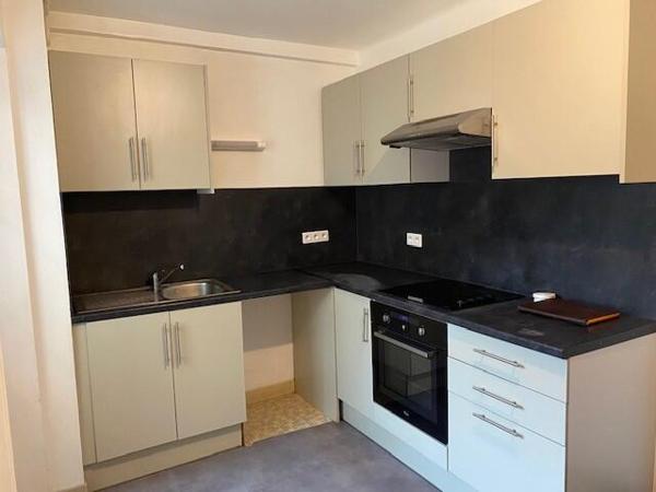 GALLARDON : Beau Duplex T5 d'environ 91m² avec terrasse et parking privatif