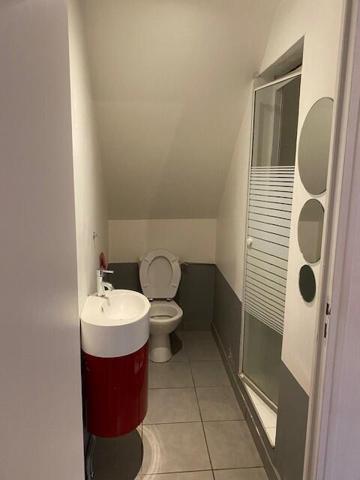 GALLARDON : Beau Duplex T5 d'environ 91m² avec terrasse et parking privatif