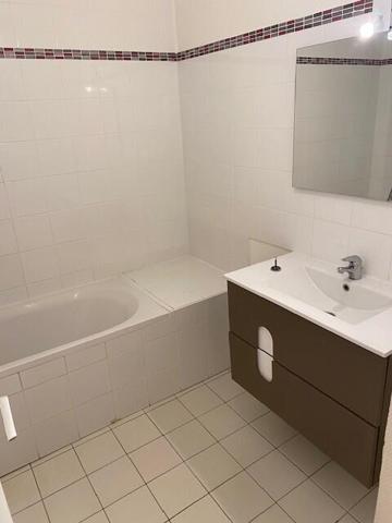 GALLARDON : Beau Duplex T5 d'environ 91m² avec terrasse et parking privatif