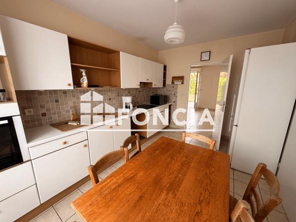 Location Maison 5 pièces 144 m² - Camon 80450