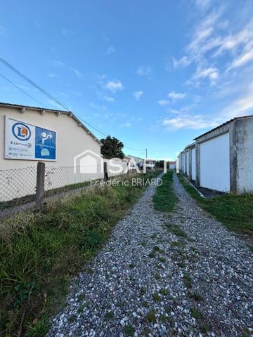 Les Sables d'Olonne. Proche centre. Garage 19m2.