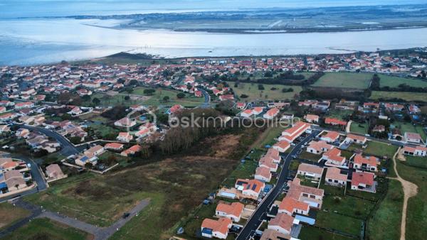 Terrain de 12 874 m²