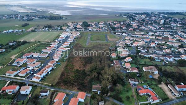Terrain de 12 874 m²