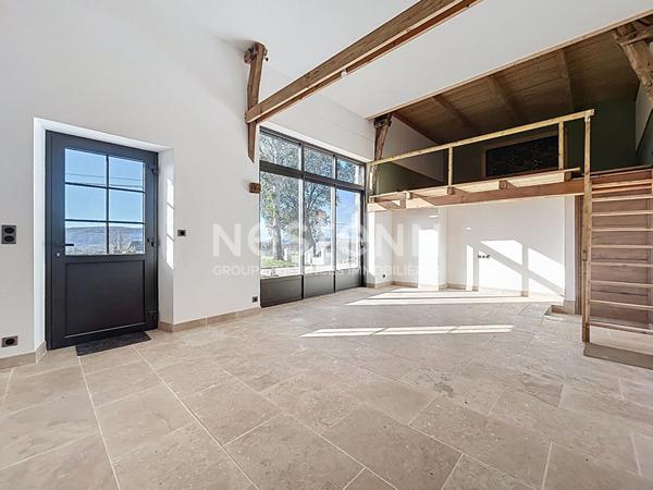 Maison en pierre de 1913 rénovée en 2025 à vendre Betaille : Vue exceptionnelle, DPE B, 3 chambres, décennales, pompe à chaleur avec chauffage au sol, matériaux et rénovation de qualité, Carport.