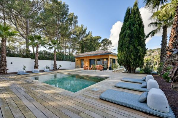Vente Maison de luxe Cassis 8 Pièces 246 m²