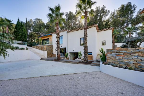 Vente Maison de luxe Cassis 8 Pièces 246 m²