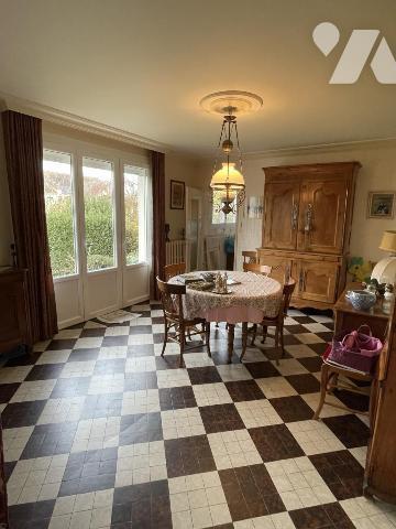 Pavillon indépendant sur sous-sol 4 chambres.