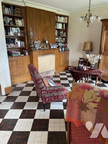 Pavillon indépendant sur sous-sol 4 chambres.