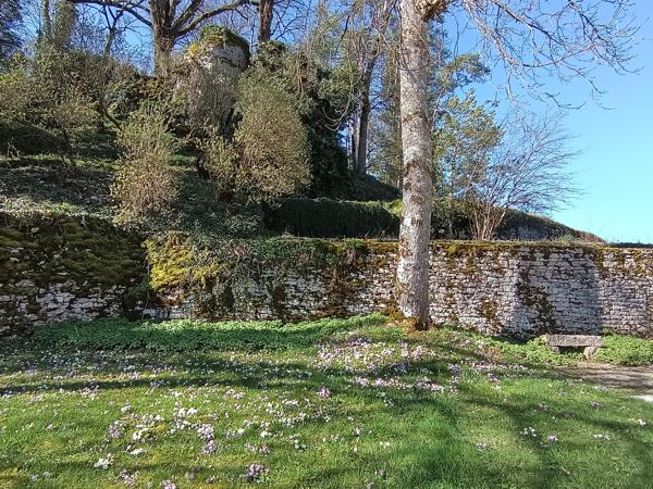Pavillon sur sous-sol de 138 m² SUR 2700 m² de terrain Aignay-le-Duc 21510