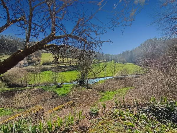 Pavillon sur sous-sol de 138 m² SUR 2700 m² de terrain Aignay-le-Duc 21510