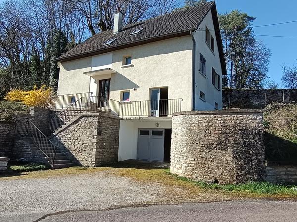 Pavillon sur sous-sol de 138 m² SUR 2700 m² de terrain Aignay-le-Duc 21510