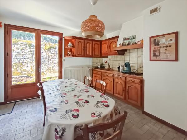 Pavillon sur sous-sol de 138 m² SUR 2700 m² de terrain Aignay-le-Duc 21510