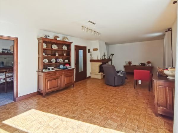 Pavillon sur sous-sol de 138 m² SUR 2700 m² de terrain Aignay-le-Duc 21510