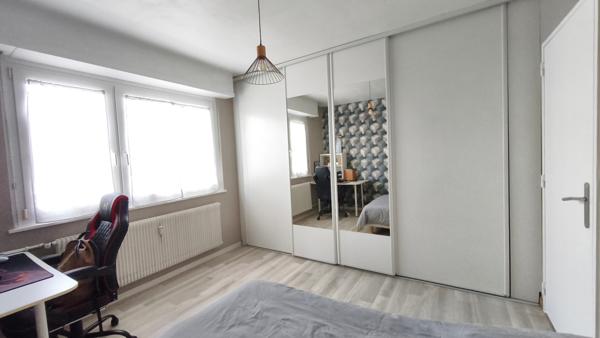 Magnifique appartement 4 pièces avec ses trois chambres et son garage totalement rénové!