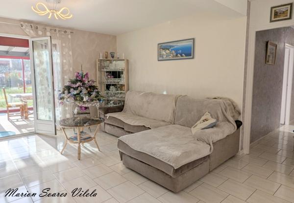 EXCLUSIVITE Maison atypique avec 3 espaces de vie indépendants sur plus de 1300 m² de terrain– Chaumes-en-Brie (77390)