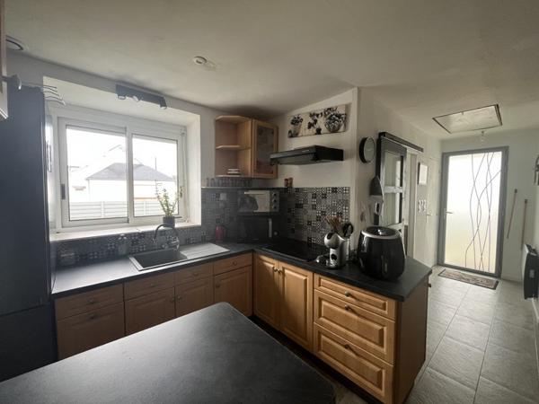 Maison à louer 900 € CC Guilvinec 4 p 77 m² DPE D