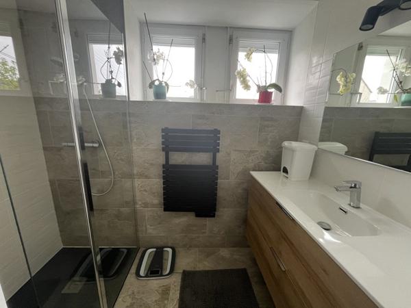 Maison à louer 900 € CC Guilvinec 4 p 77 m² DPE D