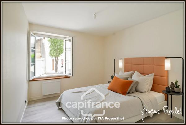 Dpt Vienne (86), à vendre NEUVILLE DE POITOU immeuble de rapport 5 logements indépendants avec cour - Terrain de 490,00 m²