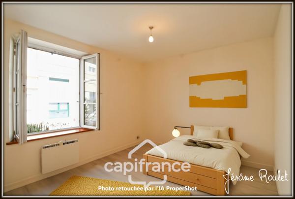 Dpt Vienne (86), à vendre NEUVILLE DE POITOU immeuble de rapport 5 logements indépendants avec cour - Terrain de 490,00 m²