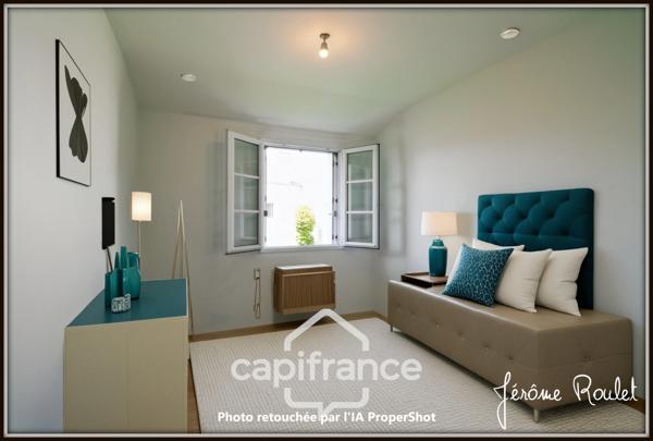 Dpt Vienne (86), à vendre NEUVILLE DE POITOU immeuble de rapport 5 logements indépendants avec cour - Terrain de 490,00 m²