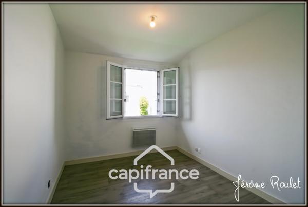 Dpt Vienne (86), à vendre NEUVILLE DE POITOU immeuble de rapport 5 logements indépendants avec cour - Terrain de 490,00 m²