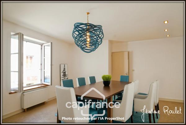 Dpt Vienne (86), à vendre NEUVILLE DE POITOU immeuble de rapport 5 logements indépendants avec cour - Terrain de 490,00 m²