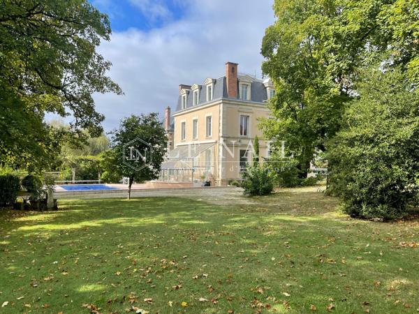 MAGNIFIQUE MAISON DE MAITRE ENTRE CENTRE-VILLE ET CAMPAGNE