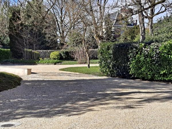 MAGNIFIQUE MAISON DE MAITRE ENTRE CENTRE-VILLE ET CAMPAGNE