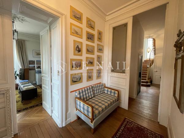 MAGNIFIQUE MAISON DE MAITRE ENTRE CENTRE-VILLE ET CAMPAGNE