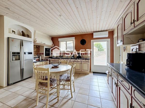 Maison avec nombreuses dépendances et fort potentiel