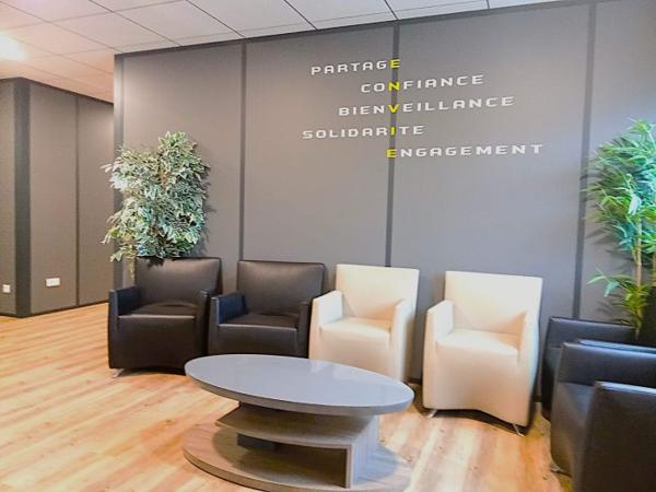 Bureau Villenave-d'Ornon 388 m²