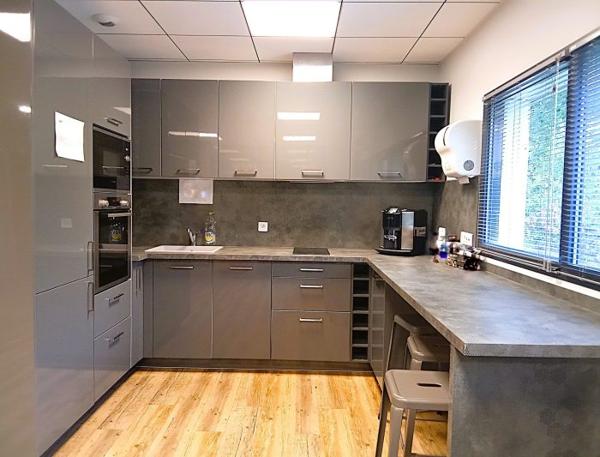 Bureau Villenave-d'Ornon 388 m²