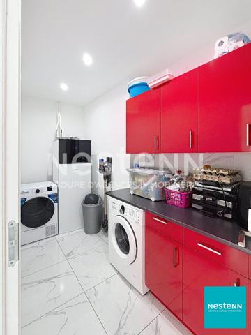 Balbigny, villa récente de 128 m2 composée de 5 pièces, dont 3 chambres, avec grand garage sur terrain clos de 647 m2.