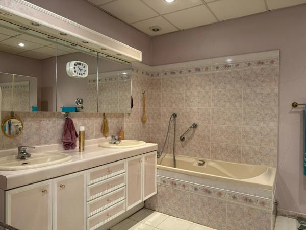 Appartement à vendre 7 pièces ALES (30)