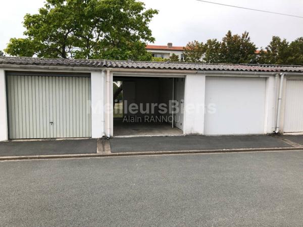 rare : garage parking box individuel fermé 17m2 - La Rochelle à proximité du centre ville
