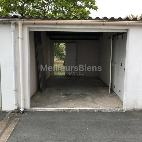 rare : garage parking box individuel fermé 17m2 - La Rochelle à proximité du centre ville