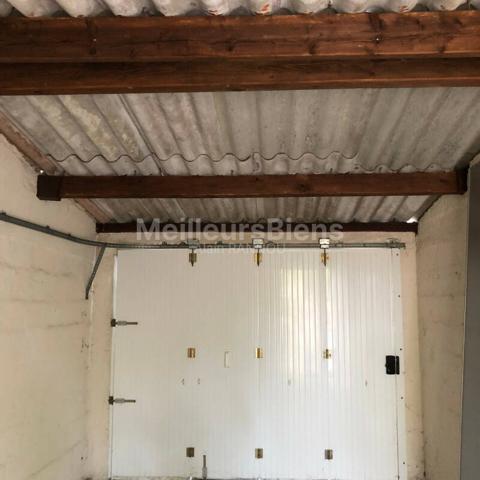 rare : garage parking box individuel fermé 17m2 - La Rochelle à proximité du centre ville